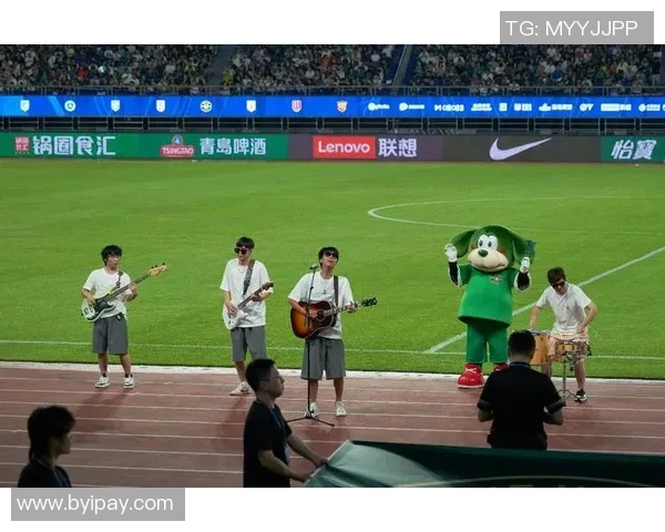 胶东杯足球盛宴开启球迷热情高涨共庆足球文化传承与发展